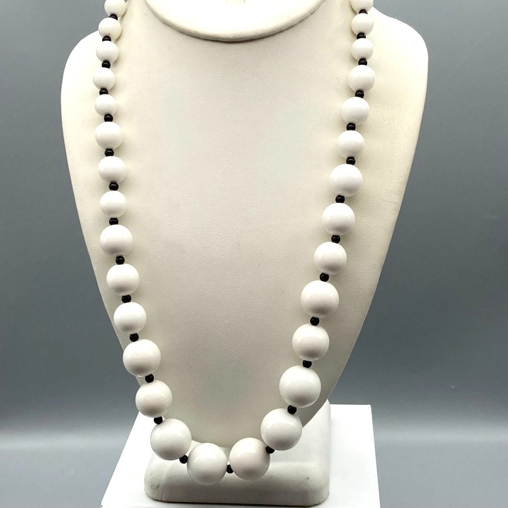 Vintage White Lucite Graduated Strand Necklace with Black Spacer Beads